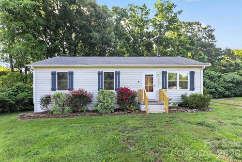 18032 Barnhardt Rd, Davidson, NC, 28036-9762 | Card Image