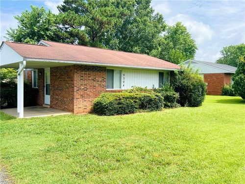 2304 Madre Pl, Greensboro, NC, 27406-4720 | Card Image