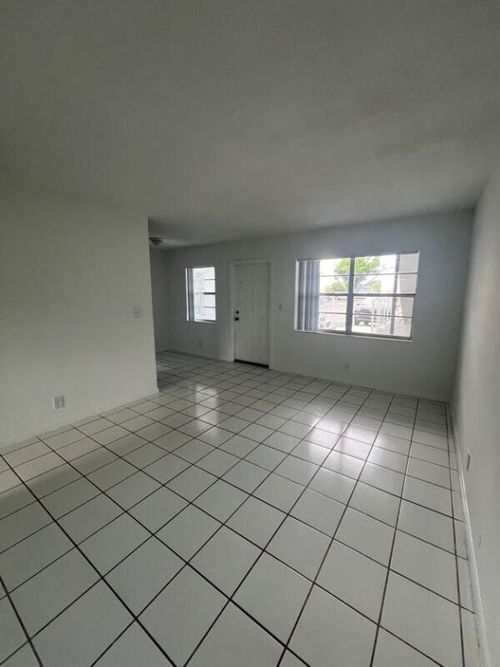 h2-371 Sunshine Drive, Coconut Creek, FL, 33066 | Card Image