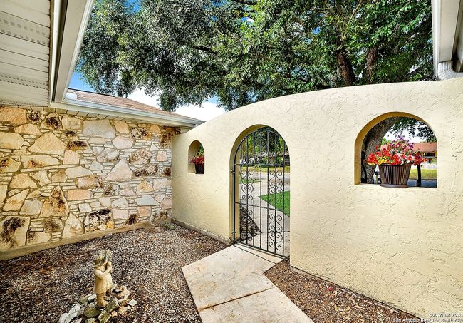 5010 David Scott Dr, House other with 3 bedrooms, 2 bathrooms and null parking in Kirby TX | Image 5