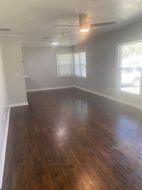 2212 Barclay Rd, The Village, OK, 73120-3814 | Card Image