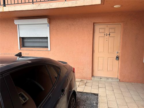 apt-104-61 W 23rd St, Hialeah, FL, 33010-2247 | Card Image
