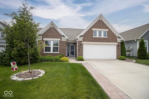 19253 Chestnut Grove Ln, Noblesville, IN, 46062-8009 | Card Image