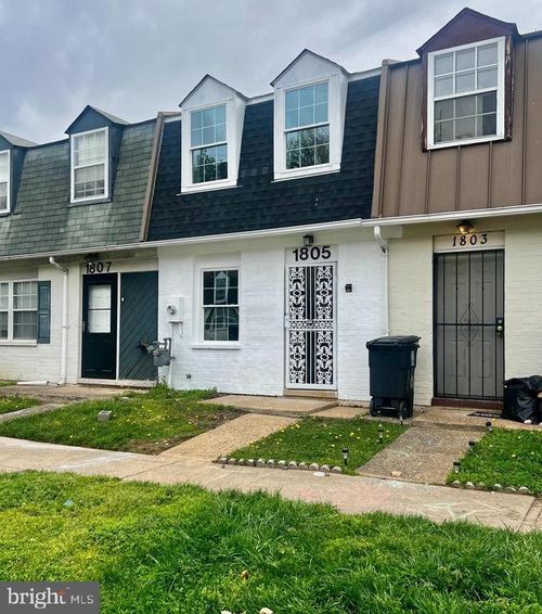 1805 Village Green Dr, LANDOVER, MD, 20785-4116 | Card Image