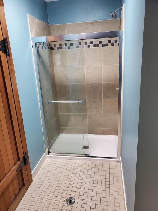 Shower in Gym.jpg | Image 10