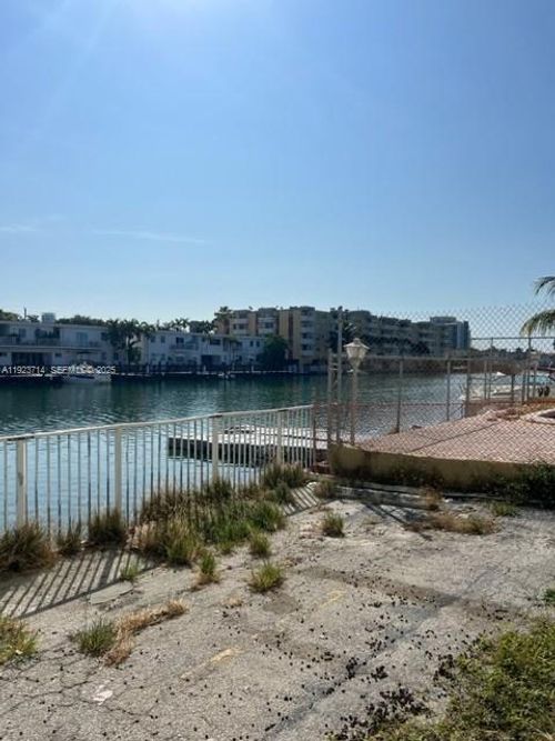 apt-2d-8001 Crespi Blvd, Miami Beach, FL, 33141-1515 | Card Image