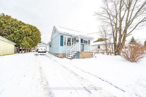 765 River Rd, Pembroke, ON, K8A1A6 | Card Image