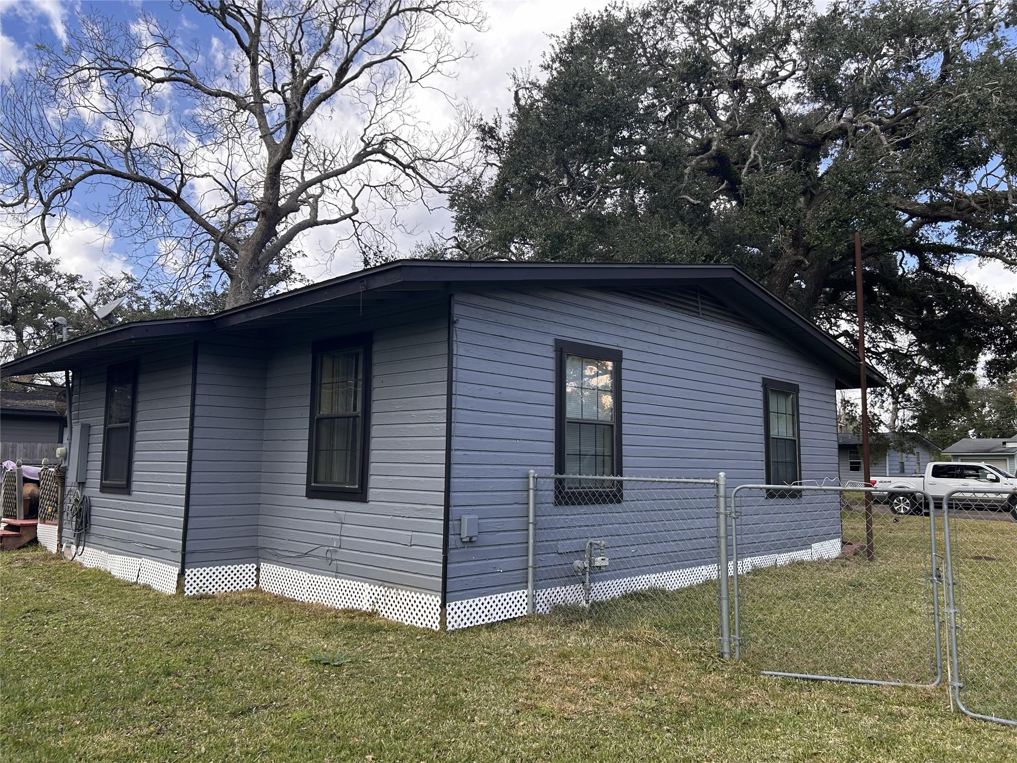 Residential in Lake Jackson 3