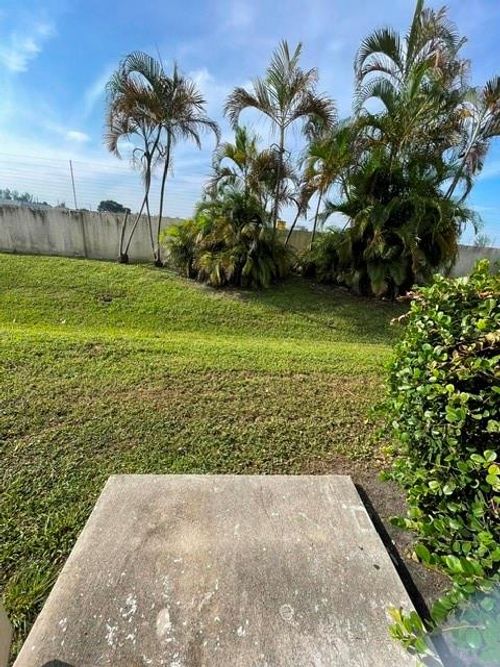 2726-2726 Nw 131st St, Opa-Locka, FL, 33054-5005 | Card Image