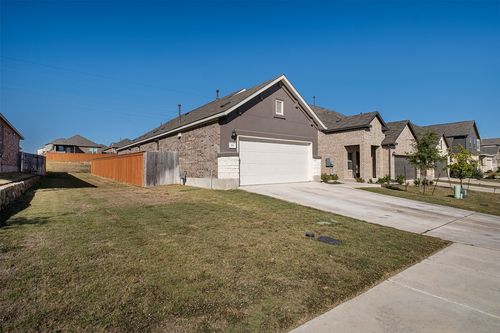 213 Papaya Dr, Buda, TX, 78610-4258 | Card Image