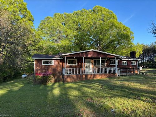 103 Hanna St, Mayodan, NC, 27027-2911 | Card Image