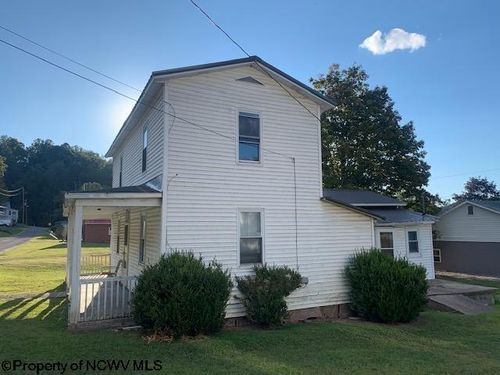 68 Cole St, Philippi, WV, 26416-8722 | Card Image