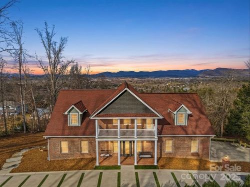 38 Sweetwater Oaks Dr, Fletcher, NC, 28732-9700 | Card Image