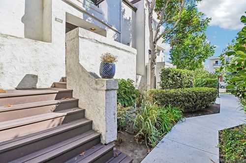 3922 Voltaire St, San Diego, CA, 92106-1671 | Card Image