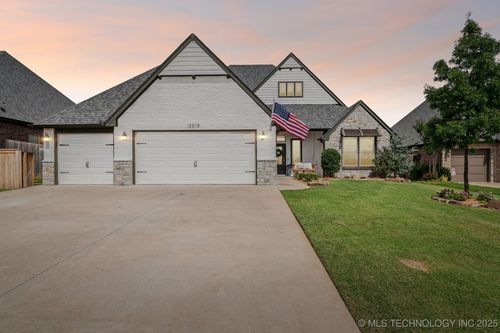 13019 5th Pl, Jenks, OK, 74037-4448 | Card Image