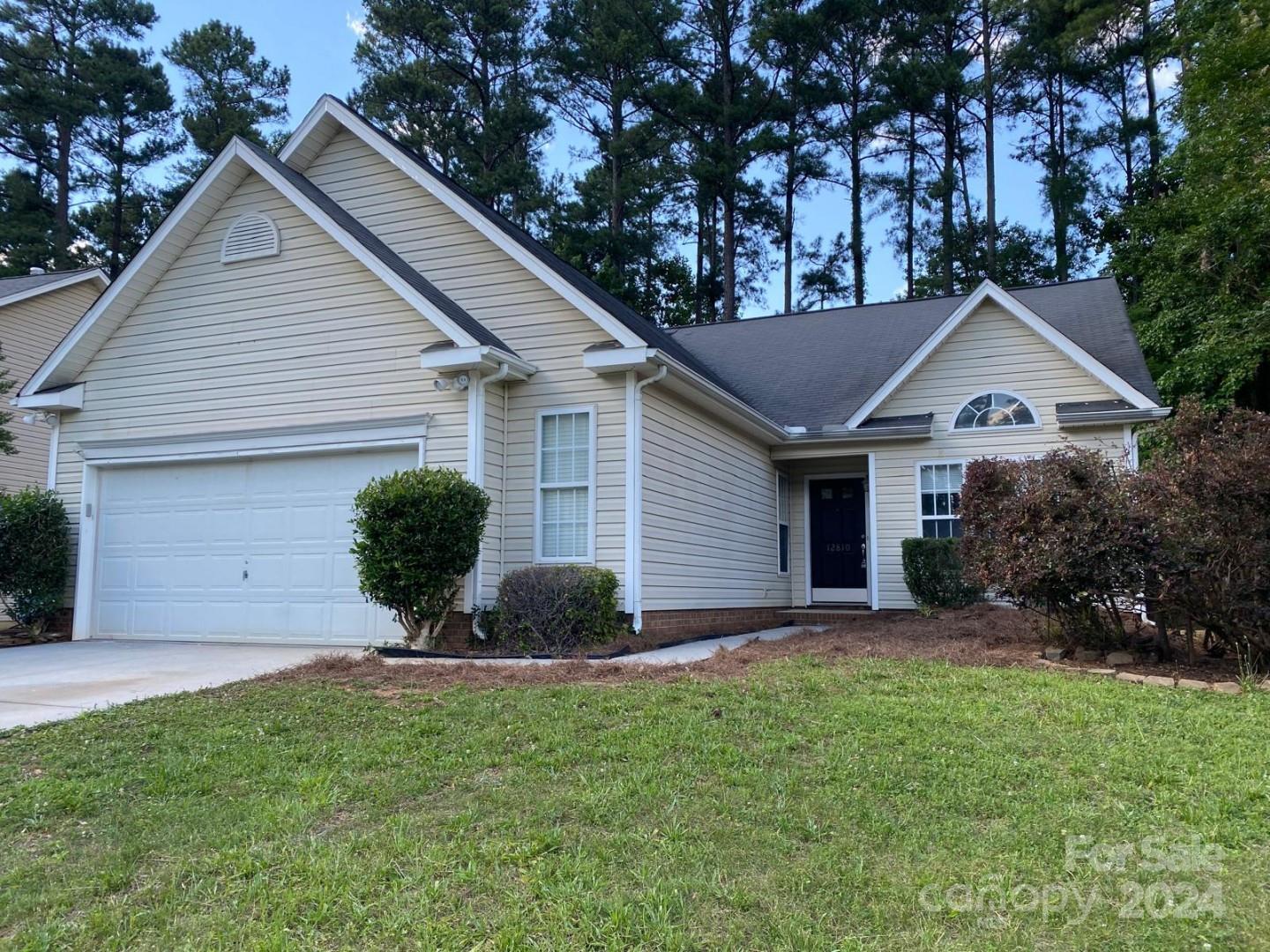 English Walnut Ln, Charlotte, NC 28215