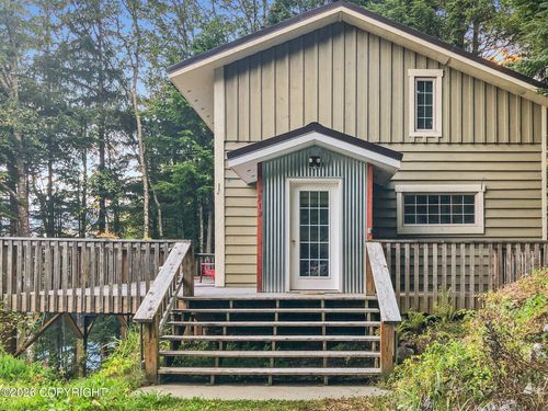 912 Highland Dr, Haines, AK, 99827 | Card Image