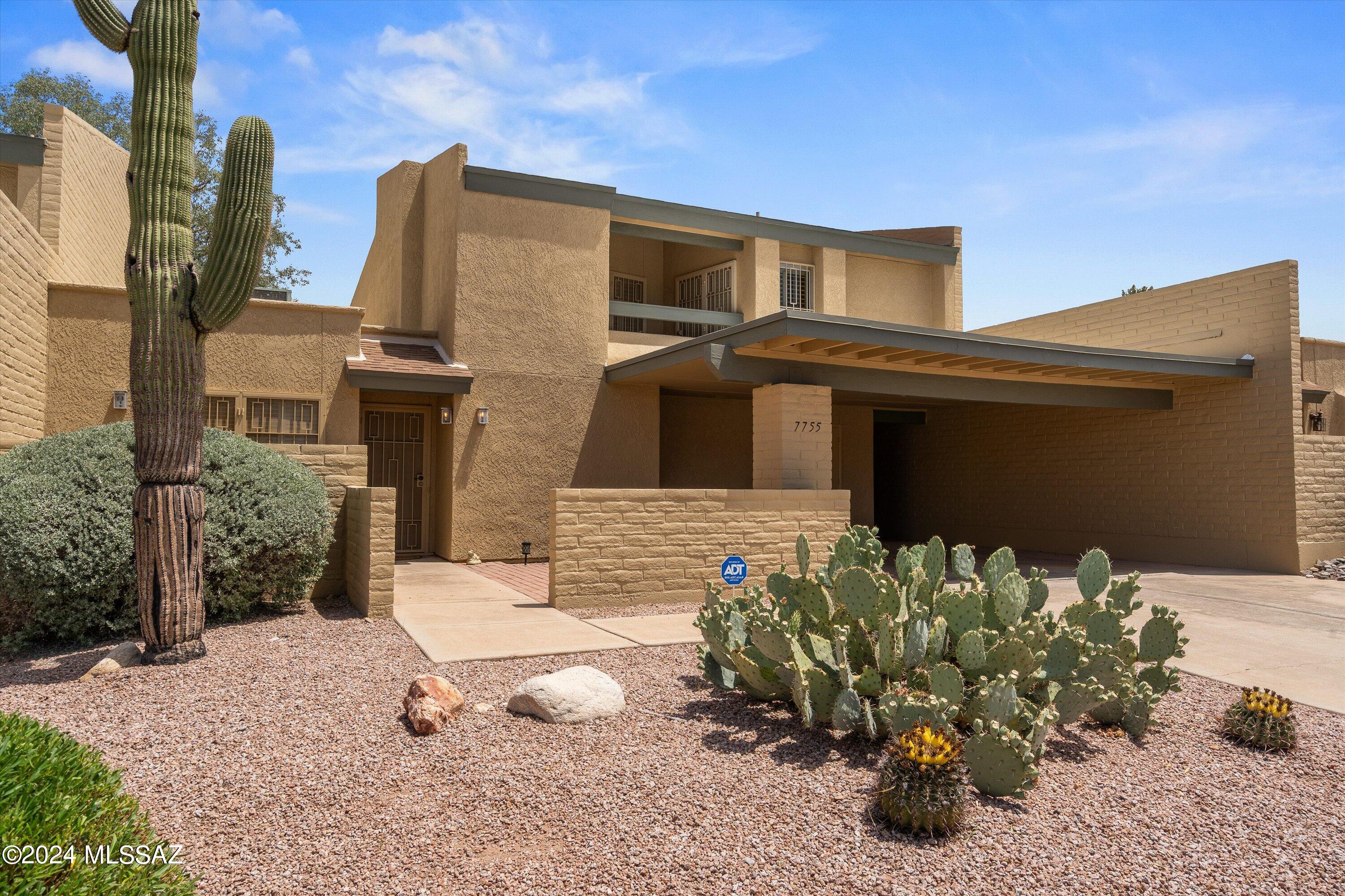 Hawthorne St, Tucson, AZ 85710