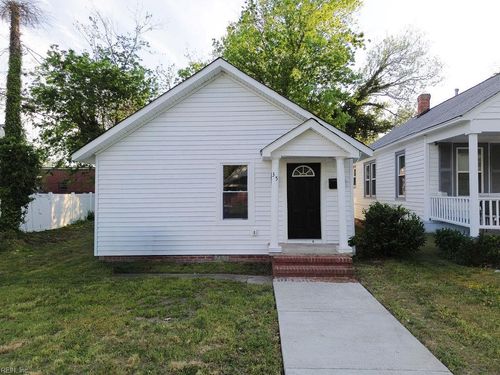 35 Sycamore Ave, Newport News, VA, 23607-6014 | Card Image