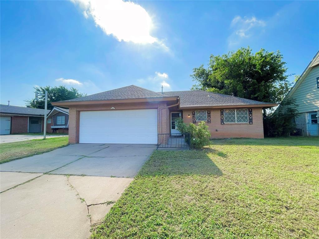 Oakside Dr, Moore, OK 73160
