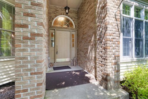 87 Dakota Dr, East Fishkill, NY, 12533-5812 | Card Image