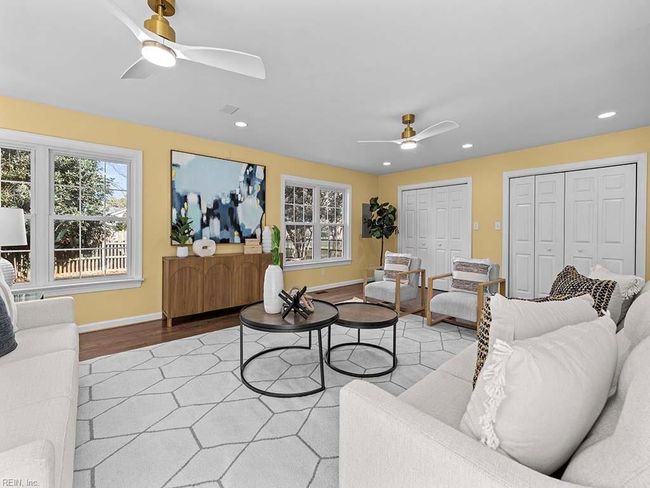 Many windows to let in that sunlight! | Image 23