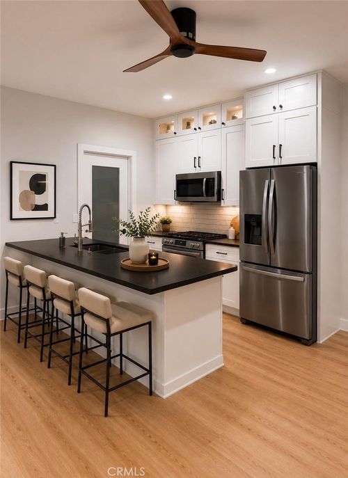 2039 Casa Grande St, Pasadena, CA, 91104-3224 | Card Image