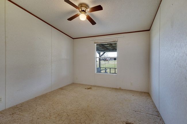 68 Rolling Oaks Dr, House other with 3 bedrooms, 2 bathrooms and 2 parking in Harper TX | Image 15