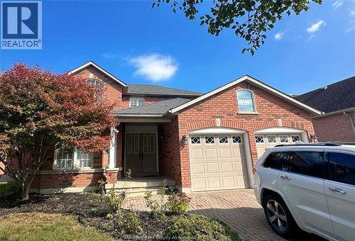 940 Greenpark Blvd, Windsor, ON, N8P1J1 | Card Image