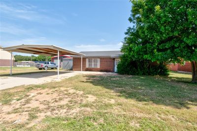 1810 Tonkawa Circle, House other with 2 bedrooms, 1 bathrooms and null parking in Clyde TX | Image 2