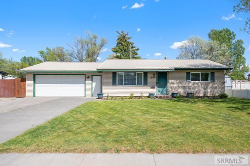 568 Falls Dr, Idaho Falls, ID, 83401-3272 | Card Image