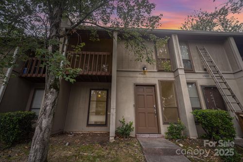 7925 Charter Oak Ln, Charlotte, NC, 28226-4789 | Card Image