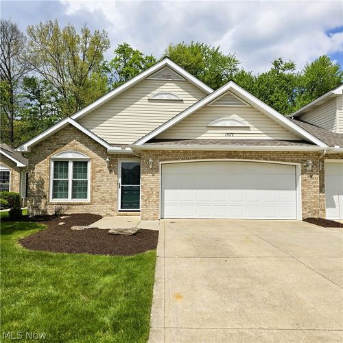 15672 Roxboro Dr, Middleburg Heights, OH, 44130-8385 | Card Image