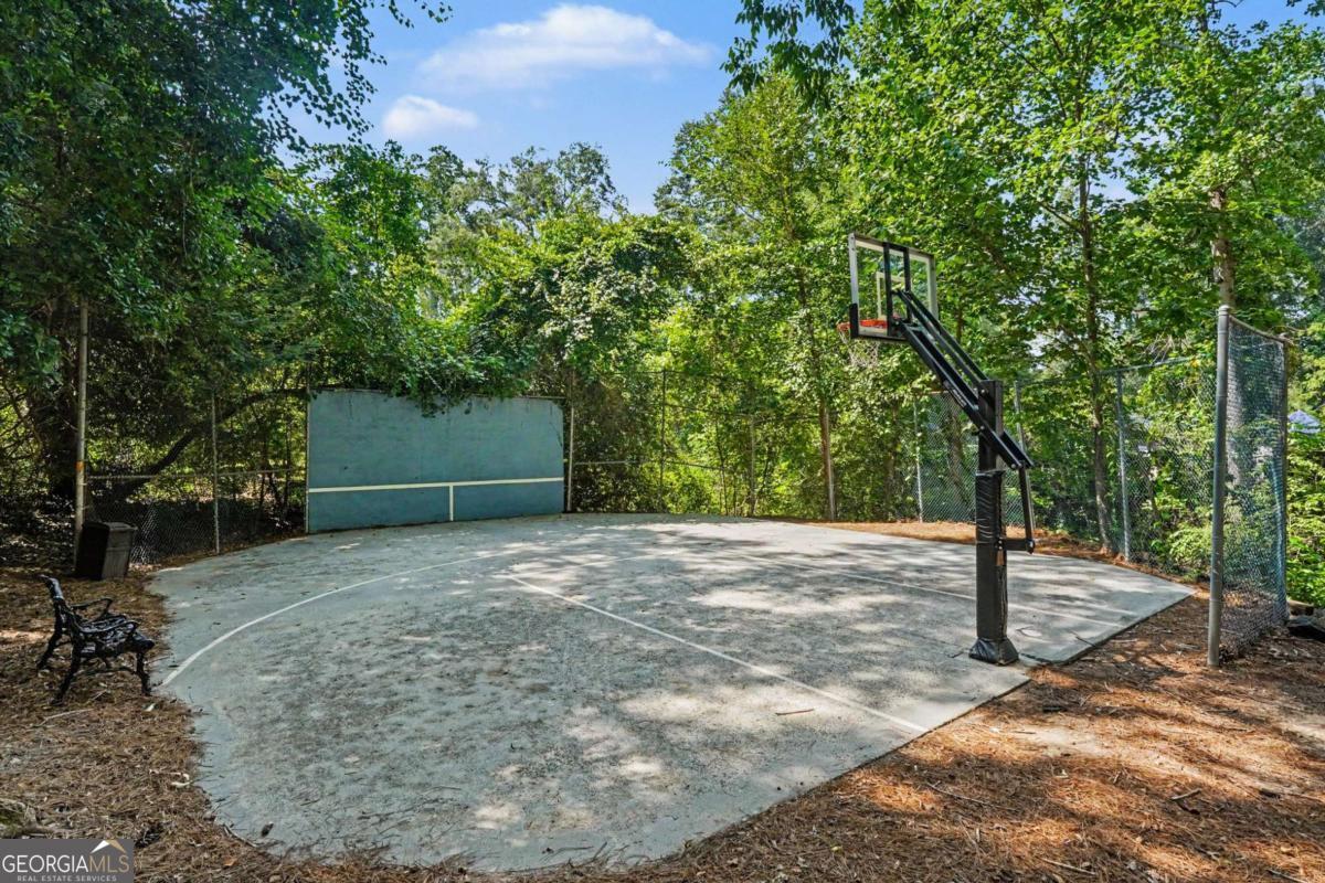 Residential in Sandy Springs 4