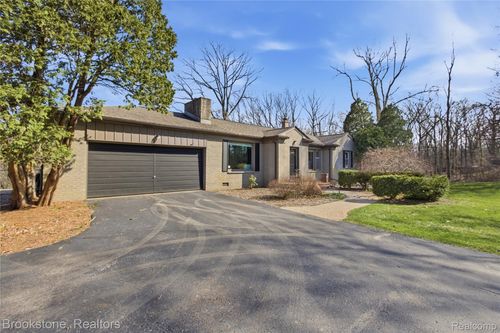 7745 Foster Rd, Clarkston, MI, 48346-1942 | Card Image