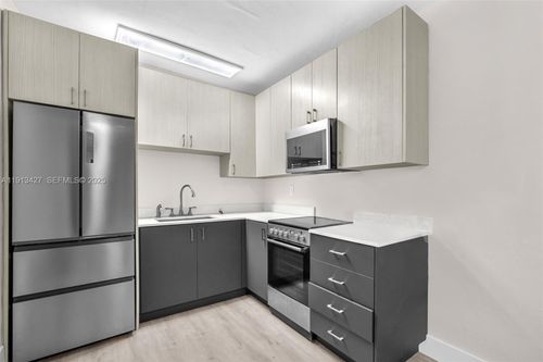 3-3030 Nw 16th St, Miami, FL, 33125-1926 | Card Image