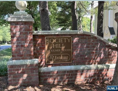 530 Holly Ct, Mahwah, NJ, 07430-3411 | Card Image