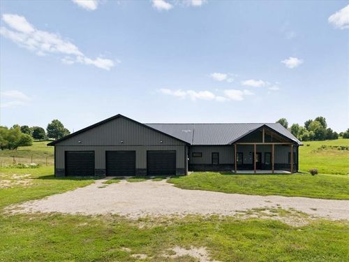 20691 Kansas Ave, Tonganoxie, KS, 66086-5012 | Card Image