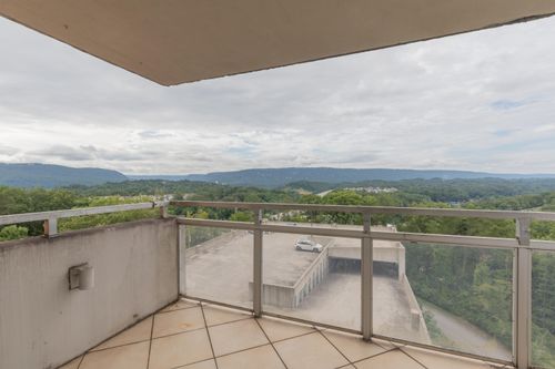 1131 Stringers Ridge Rd, Chattanooga, TN, 37405-3255 | Card Image