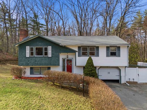 62 Wason Rd, Hudson, NH, 03051-5033 | Card Image