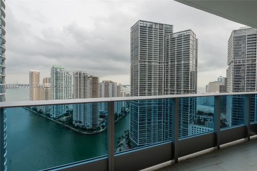 3305-200 Biscayne Boulevard Way, Miami, FL, 33131-2159 | Card Image