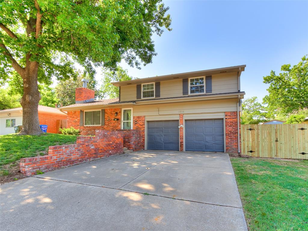 Vine St, Norman, OK 73072