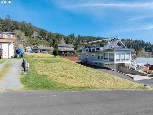 607 Driftwood Ave, Garibaldi, OR, 97118-1602 | Card Image