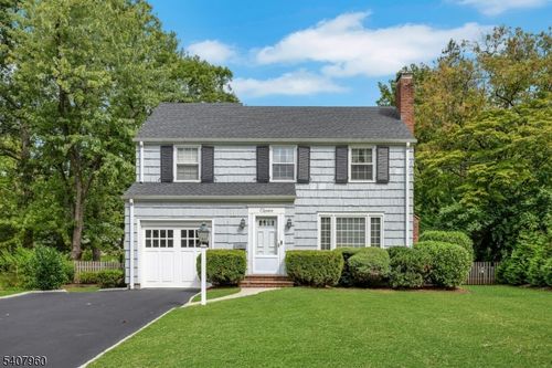 11 Mount Vernon Ave, Summit, NJ, 07901-1208 | Card Image