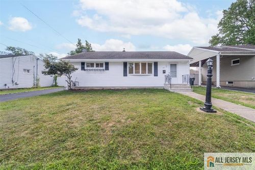 27 Eagle St, Iselin, NJ, 08830-1811 | Card Image