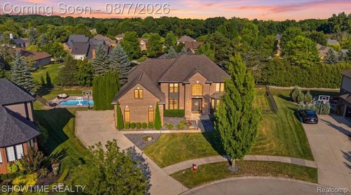 56440 Ashbrooke Dr E, Shelby Township, MI, 48316-5528 | Card Image