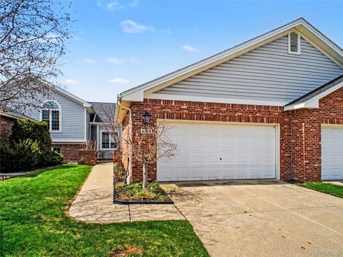 6356 Squire Lake Dr, Flushing, MI, 48433-2381 | Card Image