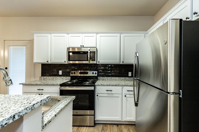 2532 138 Th St, House other with 2 bedrooms, 3 bathrooms and null parking in Lubbock TX | Image 13