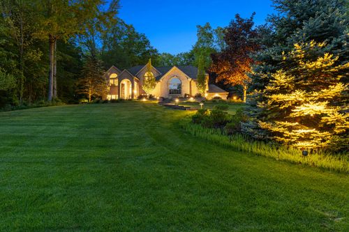 966 Timber Winds Dr, Walker, MI, 49534-6692 | Card Image