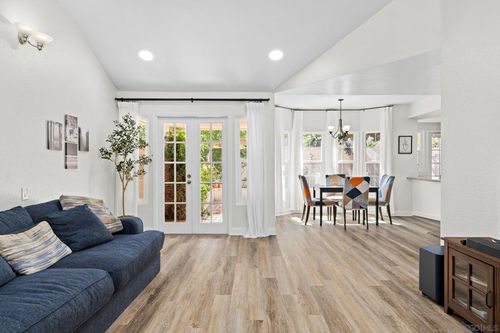 42-15913 Avenida Villaha, San Diego, CA, 92128 | Card Image